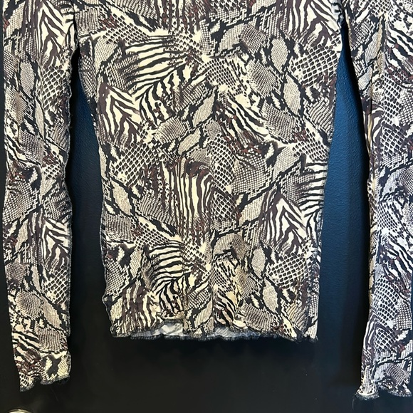 Aritzia Wilfred Only Turtleneck Top Animal Print - Picture 3 of 6